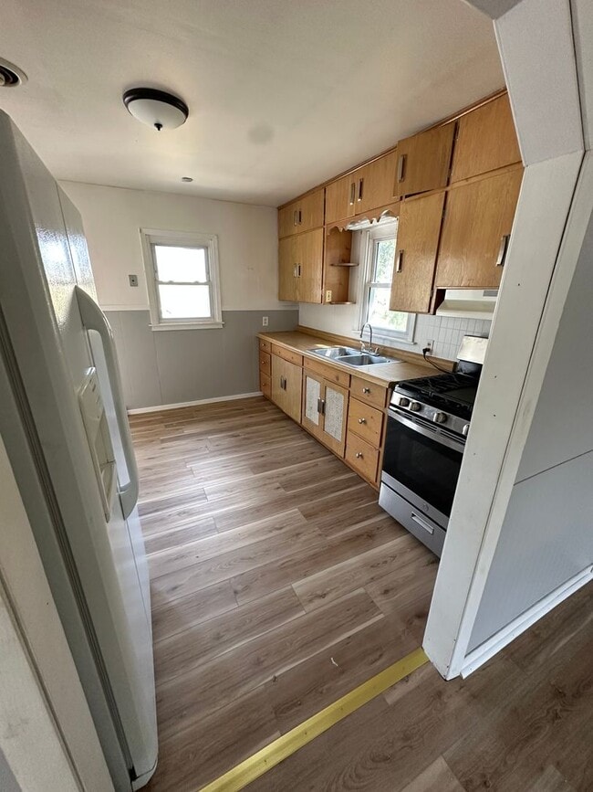 Photo - 721 10th Ave