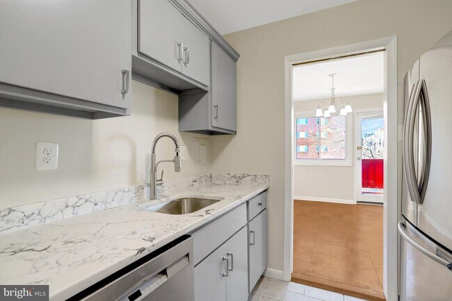 Photo - 1830 Columbia Pike Unidad 305