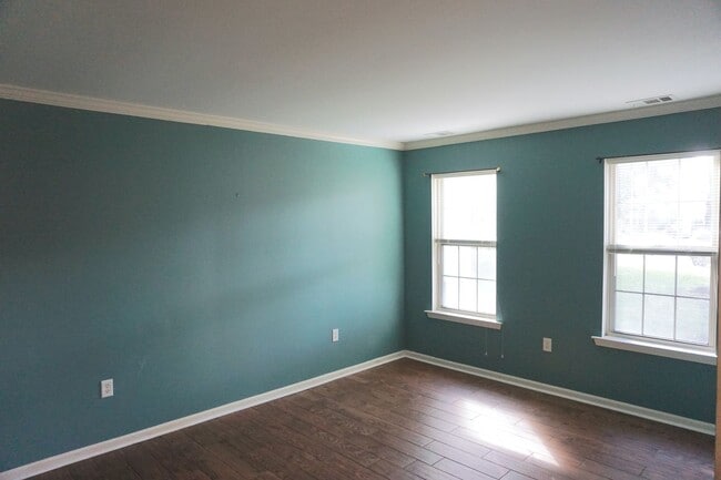 Photo - 5 BED | 2.5 BATH | SINGLE FAMILY HOME | BONUS ROOM | 2 CAR GARAGE