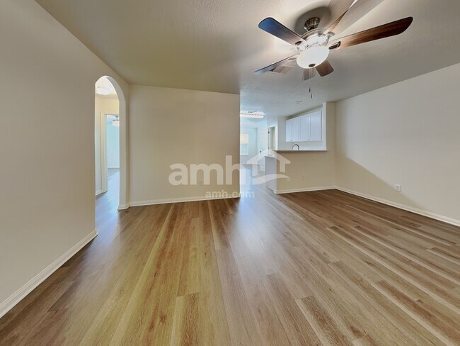 Photo - 910 Redcrest Springs Ct