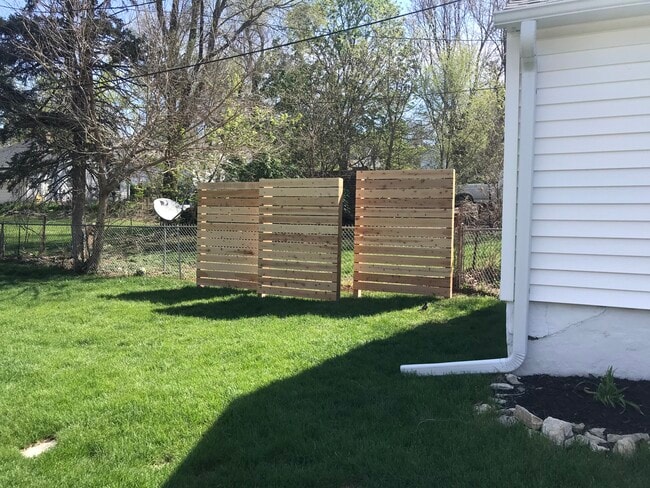 Photo - 5630 Erskine St