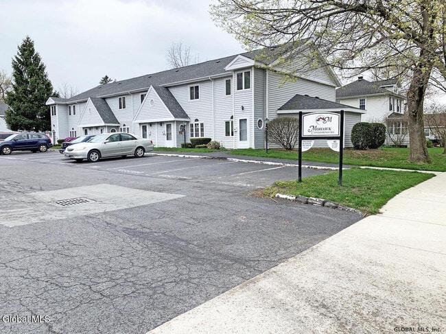 Building Photo - 222 S Ten Broeck St Unit APT 9