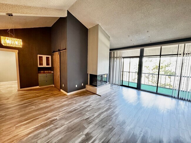 Must See Sixty-01 Village Unit with $500 M... - Must See Sixty-01 Village House Unit with $500 M...