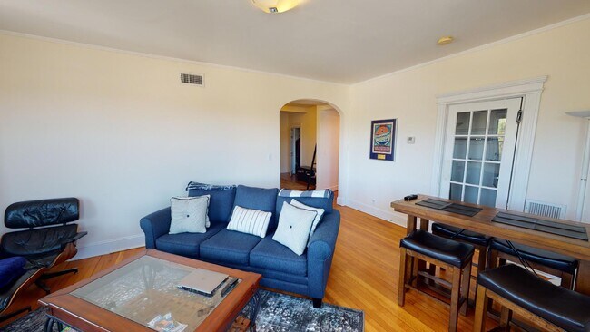 Photo - 210 Winthrop Rd