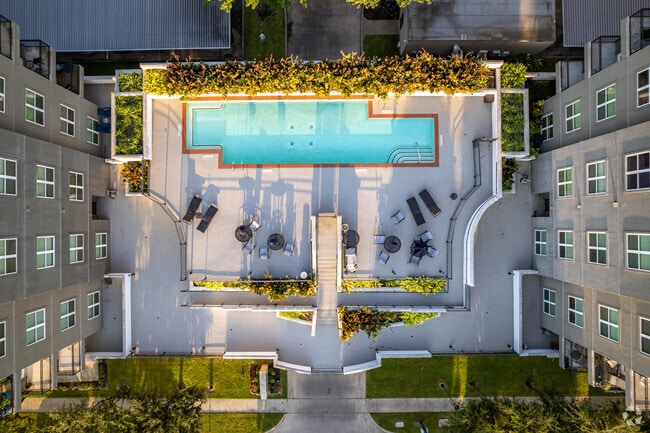 Photo - Piedmont at River Oaks