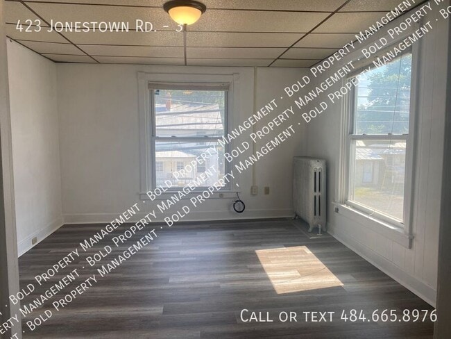 Photo - 423 Jonestown Rd Unit 3