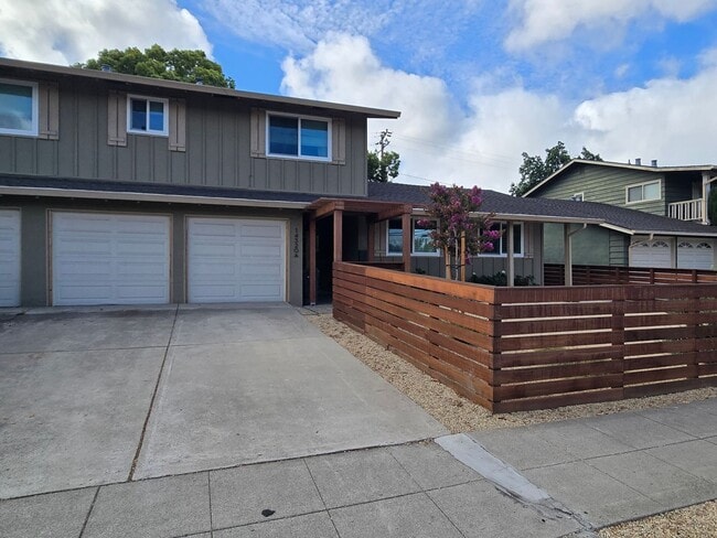 Building Photo - Blossomhillduplex Unit A Rental