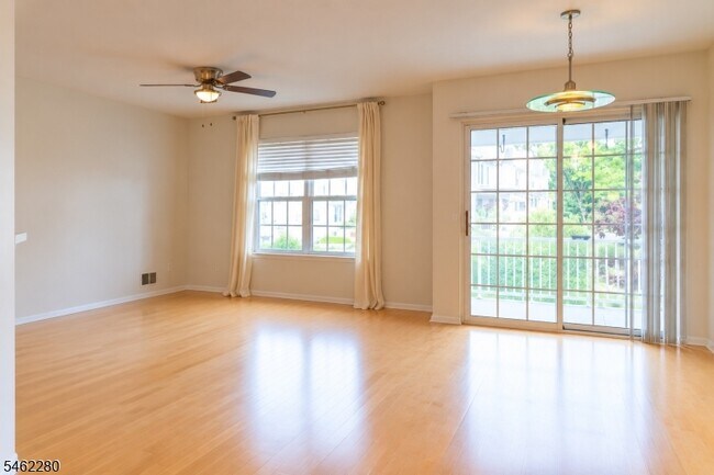 911 Hawley Ct