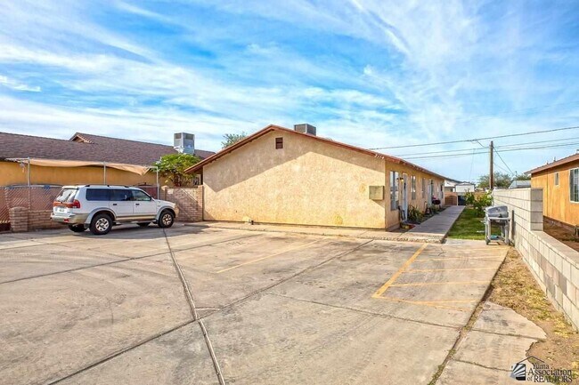 Photo - 2114 S Walnut Ave Unit 3