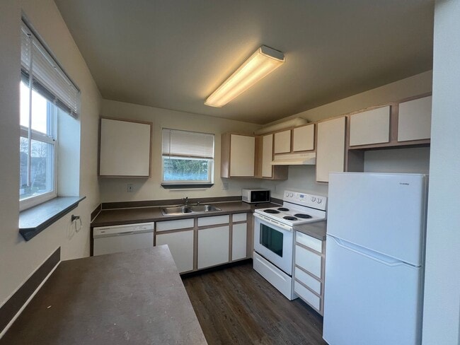 Photo - 2 Bed, 1 Bath 2nd Floor Unit in Lettered Streets District Unit # 201