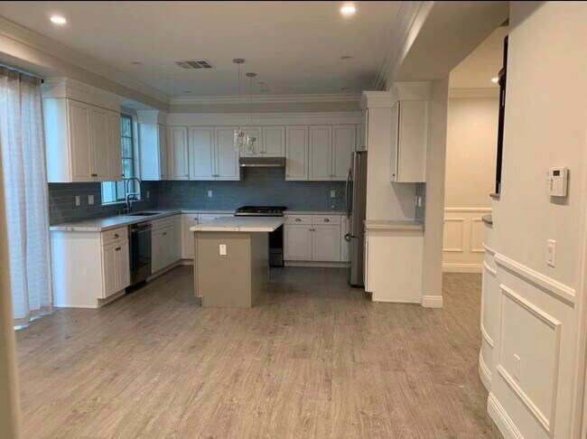 Photo - 5712 Noel Dr Unit 5718