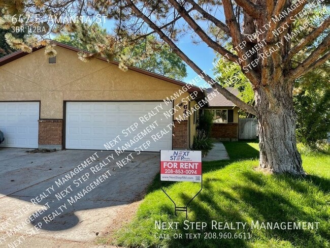 Photo - 647 E Amanita St Apartment
