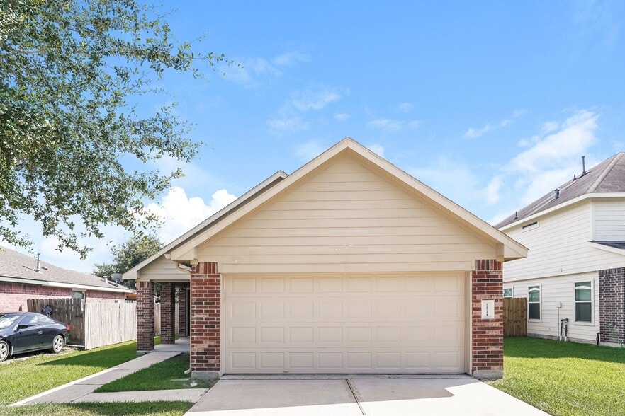 12724 Rio Lindo St