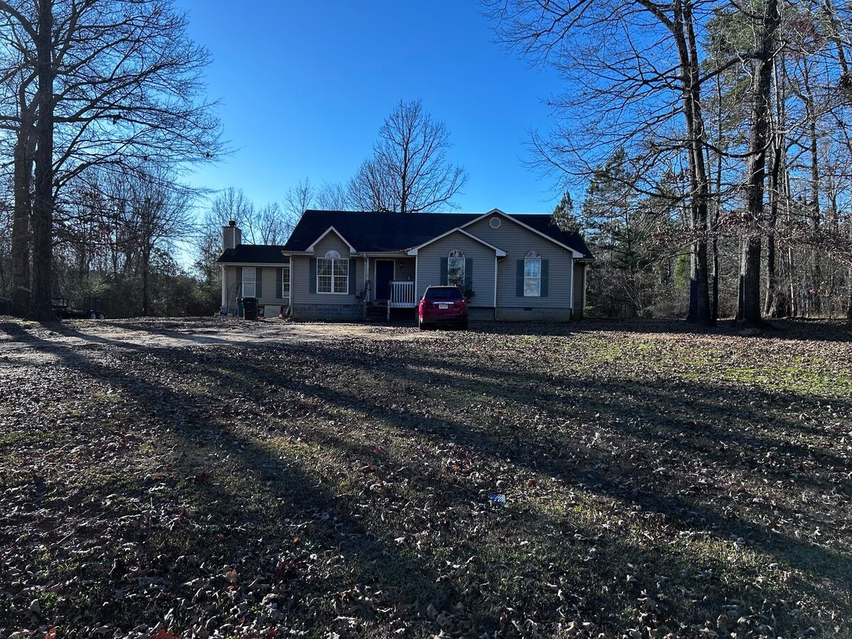 4 Bed 2 Bath House - 4 Bed 2 Bath House