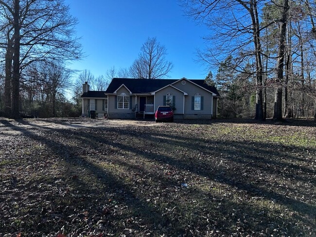 Building Photo - 4 Bed 2 Bath House