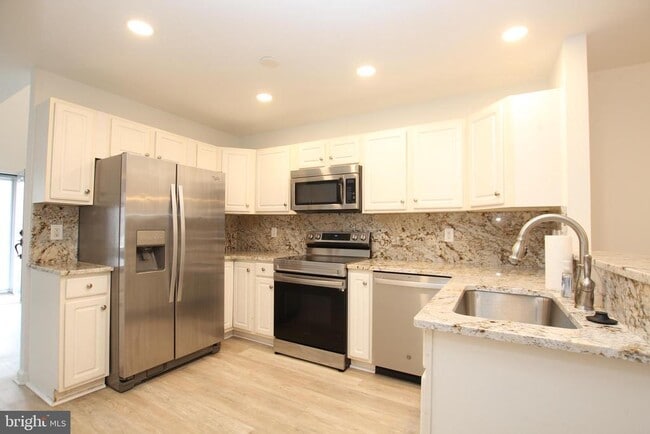 Photo - 117 Lakeside Dr