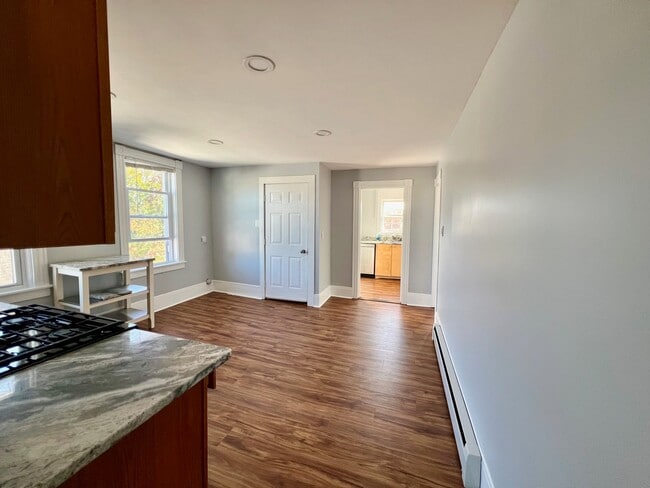 Photo - 31 Holman St Unit #3