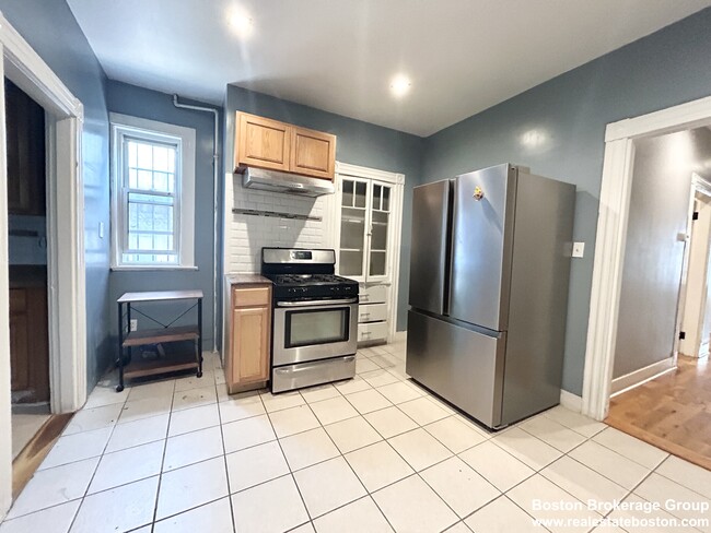 Photo - 14 Batchelder St Apartments Unit 1