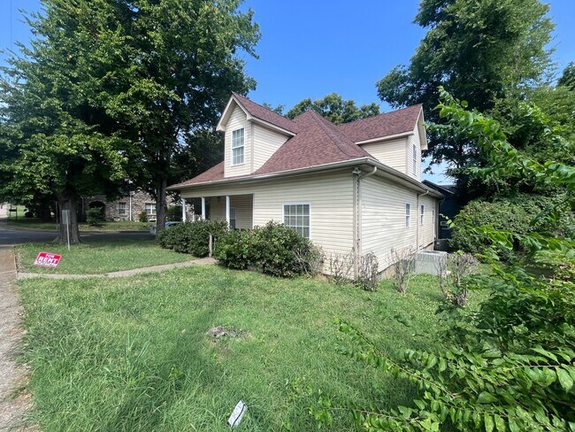 Photo - 2420 Albion St