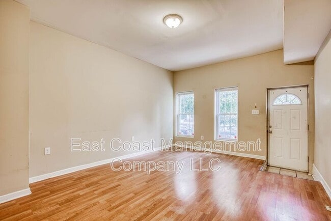 Photo - 402 E Lorraine Ave