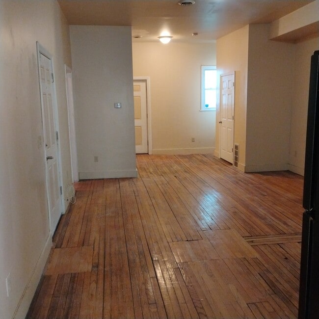 Photo - 96 Grand St