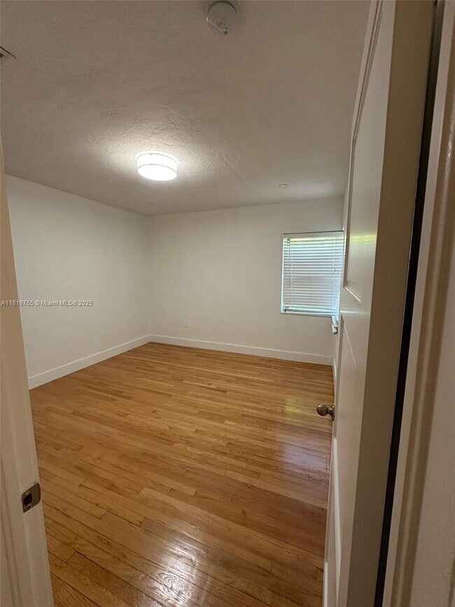 Photo - 1685 SW 15th St