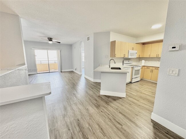 Photo - 704 Belmont Ln Unit 704