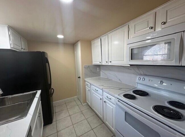 Photo - 5921 Arncliffe Dr Unit 5921