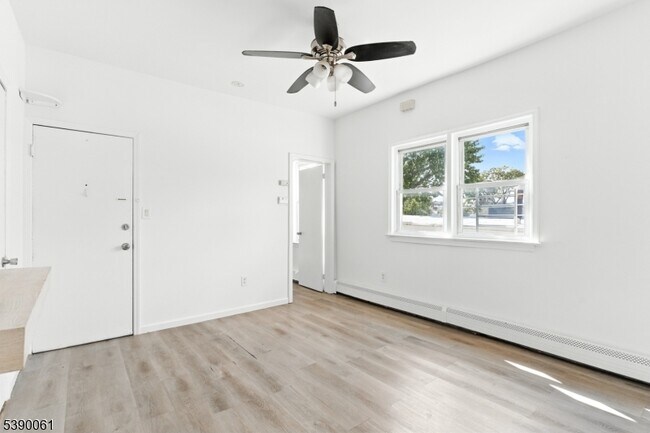 Photo - 195 Sylvan Ave Unit E
