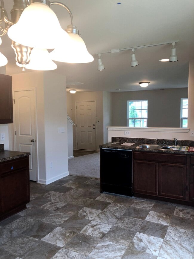 Photo - 1704 Overcreek Cir