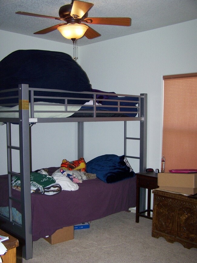 Photo - Close to Holloman & Restaurants