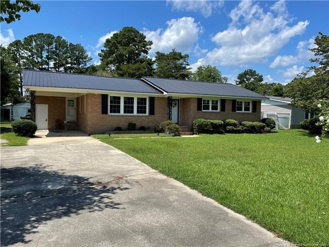 3-Bedroom 1.5-bath brick home - 3-Bedroom 1.5-bath brick home