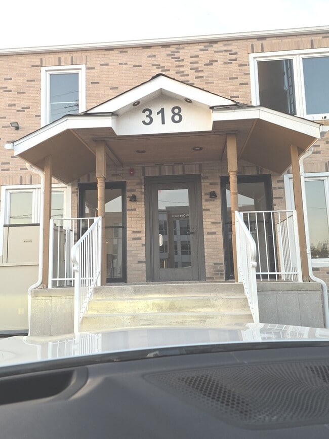 Building Photo - 318 W Ogden Ave