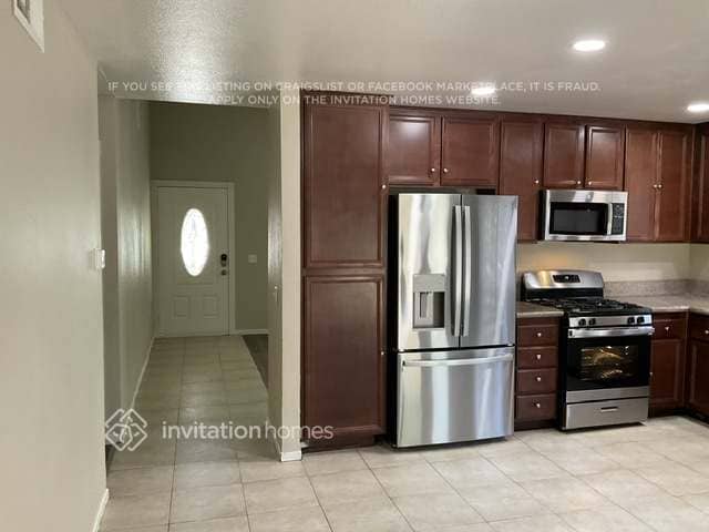 Photo - 2155 E Alondra St