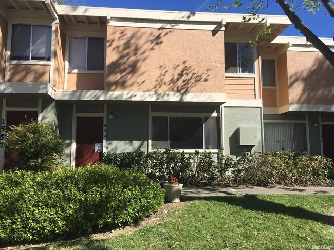 Photo - Remodeled Large 4 Bedroom 2 Bath Condo  in...