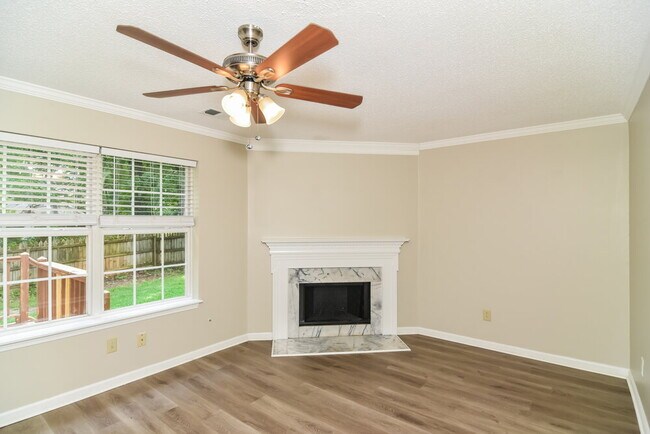 Photo - 432 Cedar Park Cir