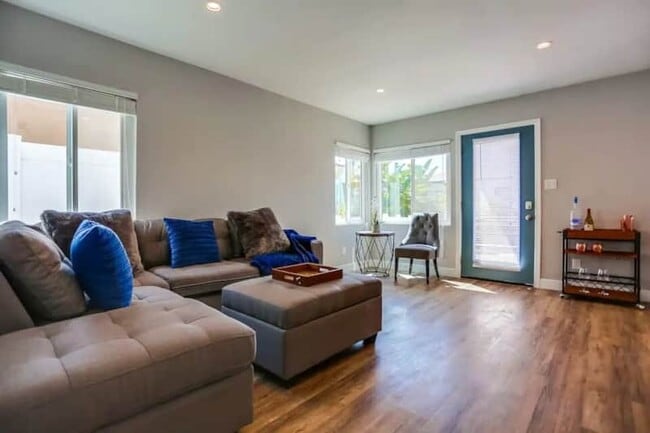 Photo - 812 Island Ct Unit 812