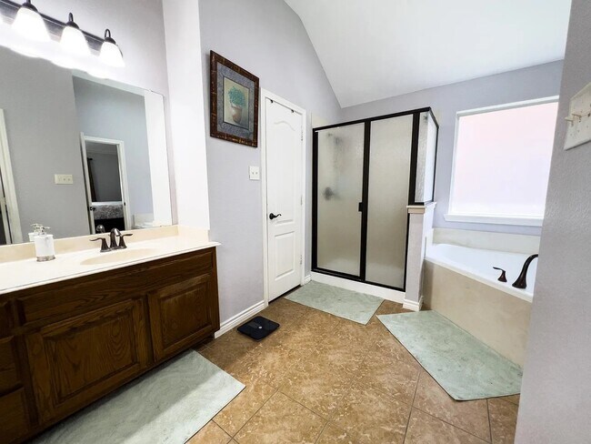 Photo - 5915 Ivy Glen Dr