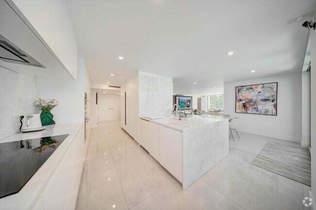 Building Photo - 901 E Camino Real Unit 2a Rental