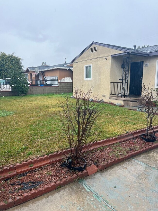 Photo - 212 N Aladdin Dr