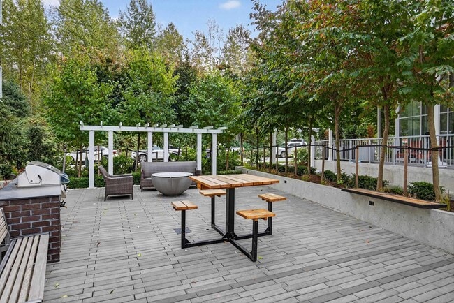 Photo - 8447 202 St Unit 301