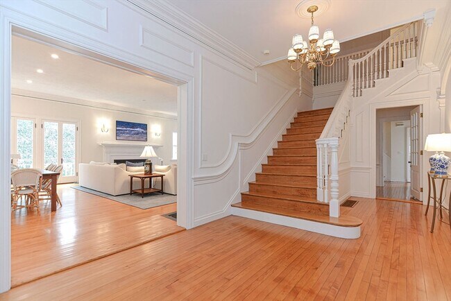 Photo - 135 Bridge St