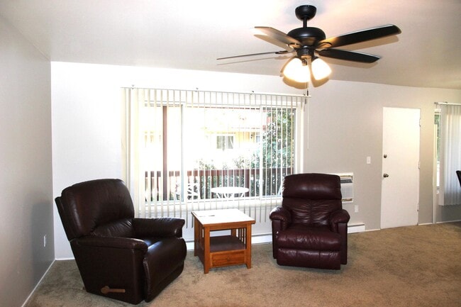 Photo - 4190 Packard St Unidad #4