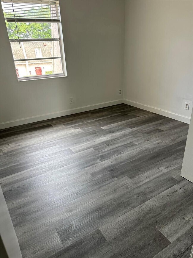 Photo - 3321 Quail Close