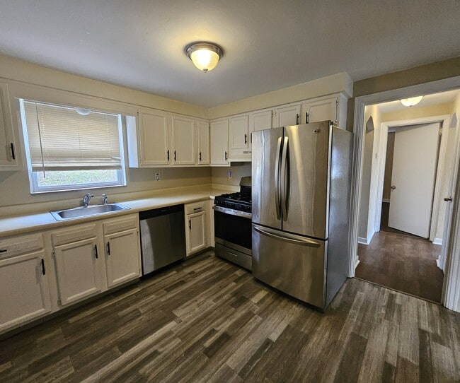 Photo - 855 Hamil Rd