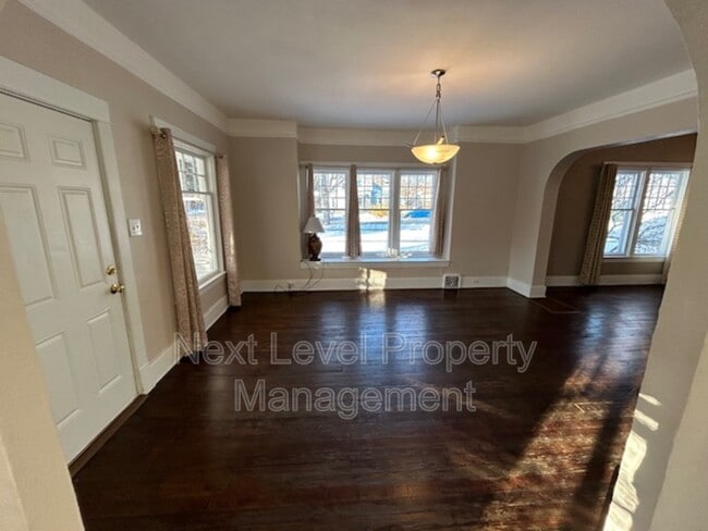 Photo - 813 2nd Ave E