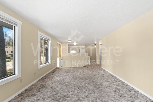 Photo - 7805 E Upriver Dr Unidad B