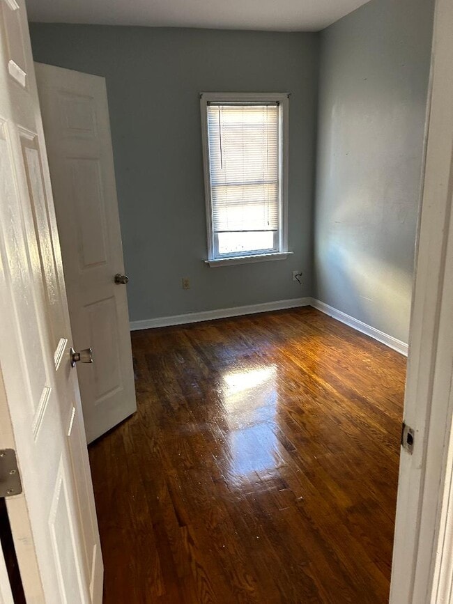 Photo - 549 4th St Unit #2 second floor