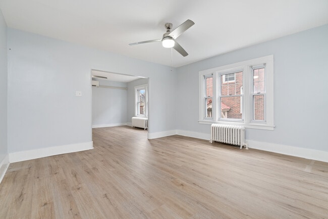 Photo - 5905 Hobart St