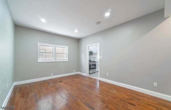 Photo - 155 Tichenor Ave Unit 1